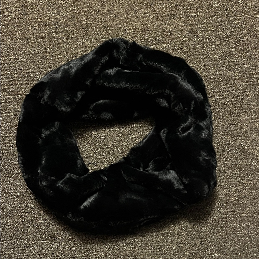Elegant Black Faux Fur Infinity Scarf